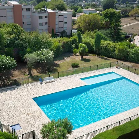 Апартаменты Quiet With Pool And Sea View
